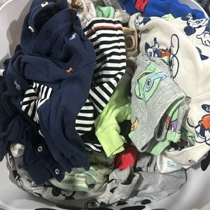 Bundle of clothes 6-9m & 12m